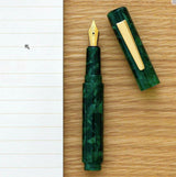 Füllfederhalter MARBLED BABY marmoriert dunkelgrün