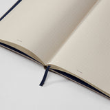 355909_TREU_Notizbuch_M_medium_dolphin_Lineatur_dotted_03_2500x2500