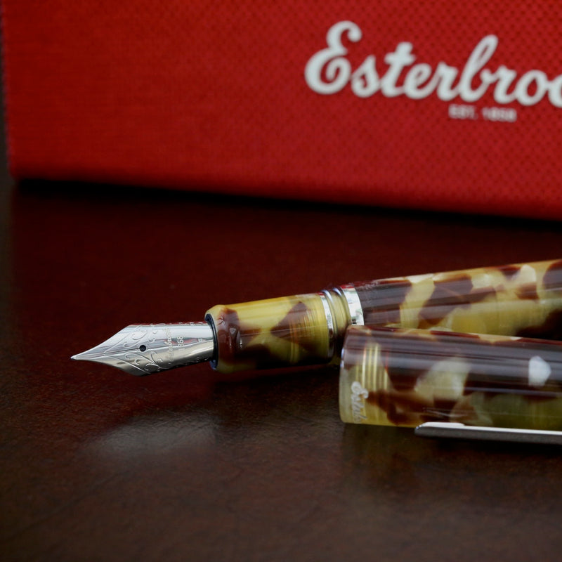 E126_Estie_TORT_silver_trim_FH_05_1500x1500