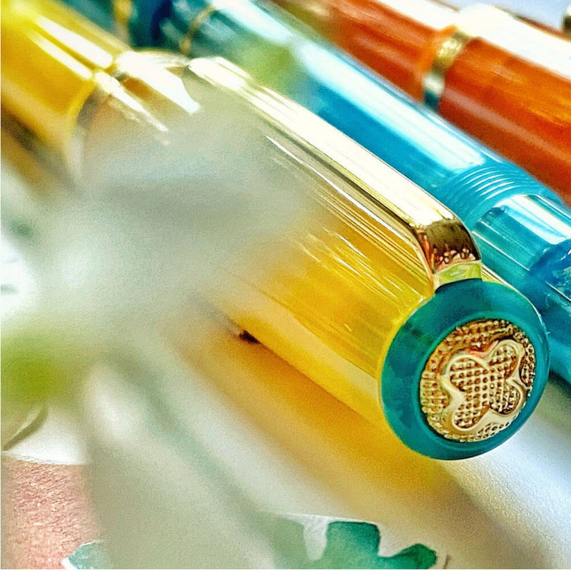 EJRLTF_ESTERBROOK_Pocket_Pen_JR_Paradise_Lemon_Twist_gold_FH_Emotion_03_1350x1350